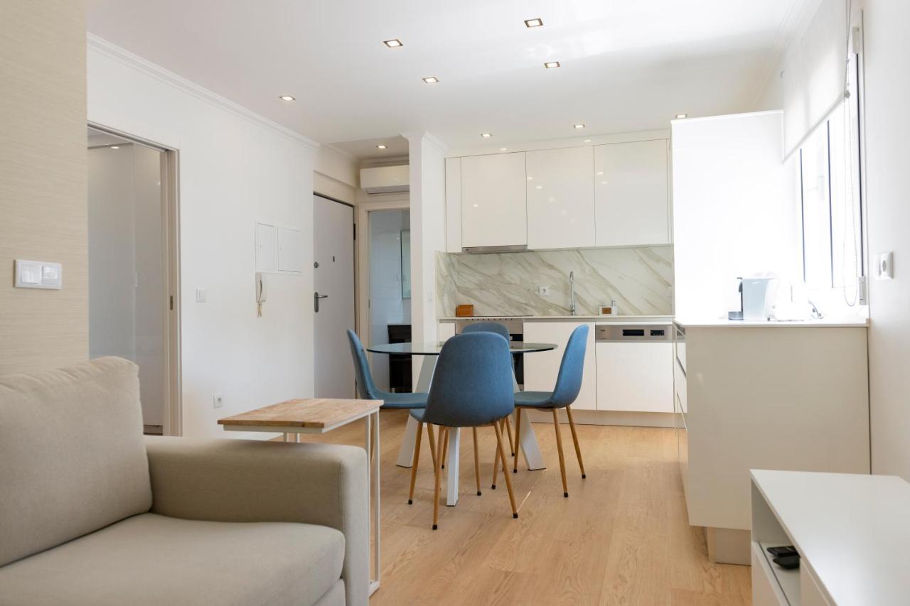 The Modern 1385 Apartment Batalha Bagian luar foto